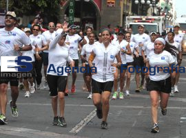 Llegan corredores del Maratón 2010 - ES imagen agencia de fotografía