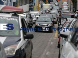 Acceso al centro - ES imagen agencia de fotografía