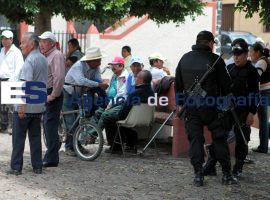 Protestan vecinos de Juan C. Bonilla contra IVI - ES imagen agencia de fotografía