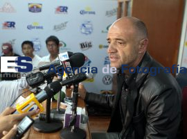 Lamenta Chelis situación de Bernat - ES imagen agencia de fotografía