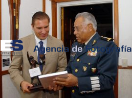 Se reune Rafael Moreno Valle con Galván Galván - ES imagen agencia de fotografía