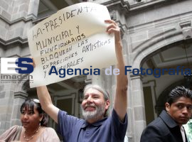 Heriberto Cano se manifiesta frente a Alcalá  - ES imagen agencia de fotografía