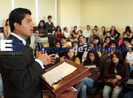 Eduardo Rivera dió una conferencia en la Anahuac - ES imagen agencia de fotografía