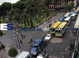 Cierran transportistas la Reforma - ES imagen agencia de fotografía