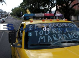Bloquean conductores de Grúas la 31 ote. y Boulevar - ES imagen agencia de fotografía