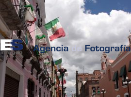 Adornos mes patrio en el Centro Histórico  - ES imagen agencia de fotografía
