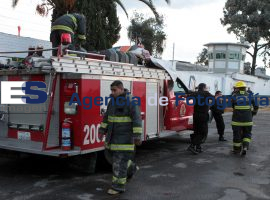 Incendio en la fabrica Metaloide - ES imagen agencia de fotografía