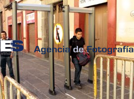 Colocan dispositivo de seguridad en las inmediaciones del zócalo - ES imagen agencia de fotografía