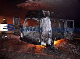 Incendio Automovil  - ES imagen agencia de fotografía