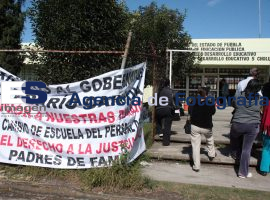 Manifestacion Padres de Familia Lázaro Cárdenas - ES imagen agencia de fotografía