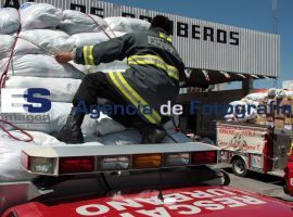 Bomberos de Puebla Viveres para Damnificados - ES imagen agencia de fotografía