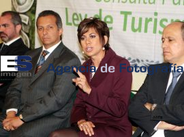 Realizan consulta para Ley de Turismo - ES imagen agencia de fotografía