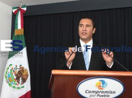 Presenta Rafael Moreno Valle equipo de Transición - ES imagen agencia de fotografía