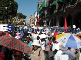 Protestan antorchistas contra medios de comunicación - ES imagen agencia de fotografía