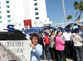 Se manifiestan defraudados en PJF - ES imagen agencia de fotografía