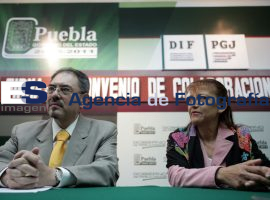Firma de Convenio PGJ-SEDIF - ES imagen agencia de fotografía