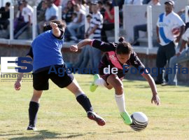 Se enfrenta Franjitas vs Dragonas - ES imagen agencia de fotografía