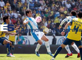 Termina primer tiempo Puebla 1 America 2 - ES imagen agencia de fotografía