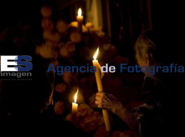 Velación Dia de Muertos en TehuitzingoVelación Dia de Muertos en Tehuitzingo - ES imagen agencia de fotografía