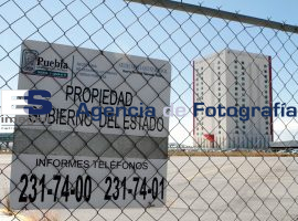 Se disputan estacionamiento Gobierno Estatal y Poder Judicial - ES imagen agencia de fotografía