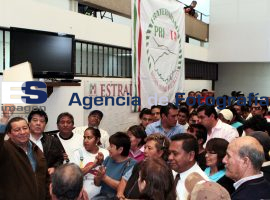 Priístas contra Lastiri - ES imagen agencia de fotografía