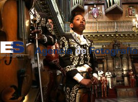 Arobispo Celebra Misa con Mariachi - ES imagen agencia de fotografía