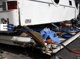 Doble Volcadura deja 2 Muertos y 8 Heridos - ES imagen agencia de fotografía