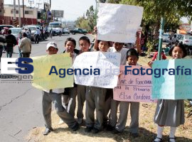 Bloqueo afecta Recta a Cholula - ES imagen agencia de fotografía