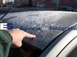 Intenso frío en la ciudad - ES imagen agencia de fotografía