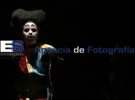 Se presenta "El Extraño Caso de Tai Chi y Té Chai en el Teatro Principal - ES imagen agencia de fotografía