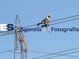 Repara CFE torres de alta tensión - ES imagen agencia de fotografía