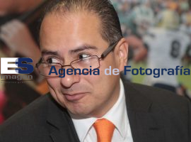 Ernesto Villanueva presenta su libro Libertad de Expresión y sus Implicaciones Legales - ES imagen agencia de fotografía