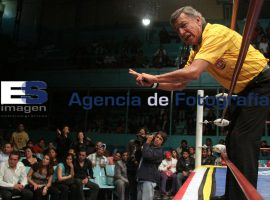 Mano a Mano entre Averno y Máscara Dorada - ES imagen agencia de fotografía