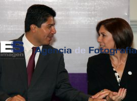 Firma de Convenio entre el Instituto Poblano y Muncipal de las Mujeres. - ES imagen agencia de fotografía