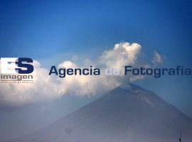 Fumarola en el Volcán Popocatéptl - ES imagen agencia de fotografía