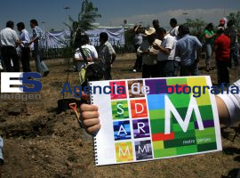 Reforestación Metro Parque - ES imagen agencia de fotografía