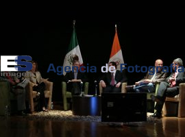Presentan libro Luz, cámara... ¡gobiernen! - ES imagen agencia de fotografía