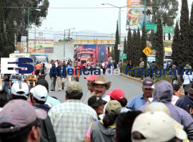 Cierran tianguistas de San Martín accesos al municipio - ES imagen agencia de fotografía
