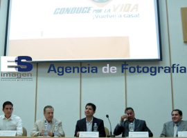 Conduce por la Vida  - ES imagen agencia de fotografía