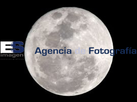 Super luna brilla en el cielo de Puebla - ES imagen agencia de fotografía