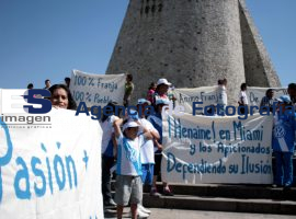 Aficionados del Puebla se manifiestan contra Ricardo Henaine  - ES imagen agencia de fotografía