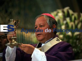 Víctor Sánchez Arzobipo de Puebla - ES imagen agencia de fotografía