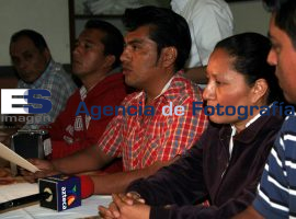Trabajadores Fábrica El Dragón - ES imagen agencia de fotografía