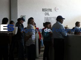 Largas Filas por Falta de Atención Texmelucan - ES imagen agencia de fotografía