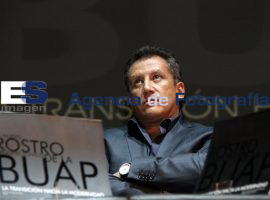 Presentación del Libro de Enrique Agüera, El Nuevo Rostro Arquitectónico de la BUAP.Presentación del Libro de Enrique - ES imagen agencia de fotografía