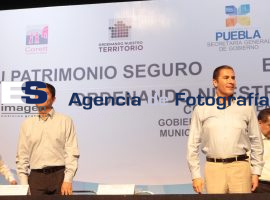 RMV y ERP entregan escrituras de predios regularizados - ES imagen agencia de fotografía