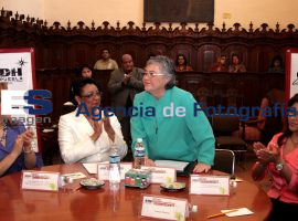 Rocío Gaytan participa como ponente en foro de Derechos Humanos  - ES imagen agencia de fotografía