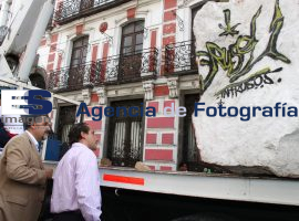 Colocan Piedra Simbólica con la Transparencia fuera del Congreso - ES imagen agencia de fotografía