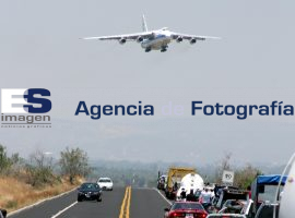 Aterriza un Antonov en el AIP, trae carga para VW - ES imagen agencia de fotografía