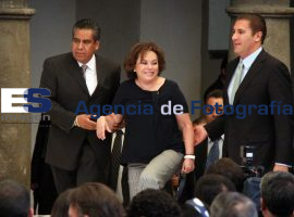 Elba Esther Gordillo Firma Convenio con Moreno Valle - ES imagen agencia de fotografía